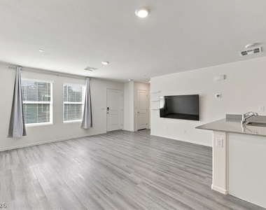 4841 Wine Ridge Avenue - Photo Thumbnail 5