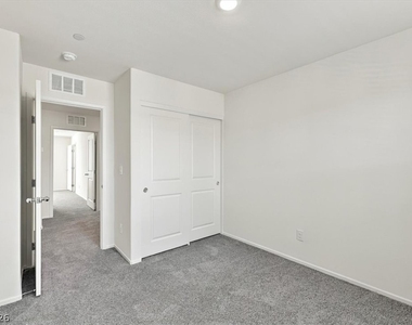 4841 Wine Ridge Avenue - Photo Thumbnail 13