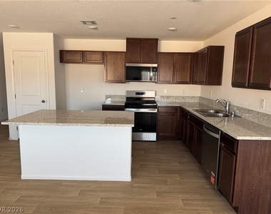 4627 Chestnut Bark Court - Photo Thumbnail 3