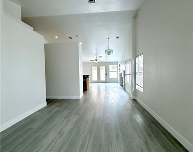 9931 W Cherokee Avenue - Photo Thumbnail 4
