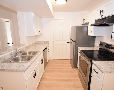 230 Mission Catalina Lane - Photo Thumbnail 5