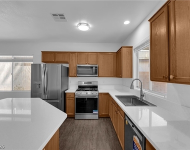 7063 Pacific Coast Street - Photo Thumbnail 9