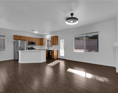 7063 Pacific Coast Street - Photo Thumbnail 5
