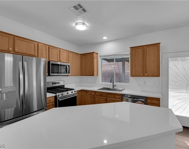 7063 Pacific Coast Street - Photo Thumbnail 16