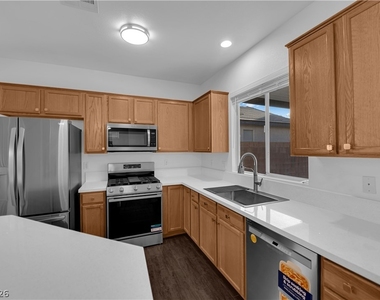 7063 Pacific Coast Street - Photo Thumbnail 11