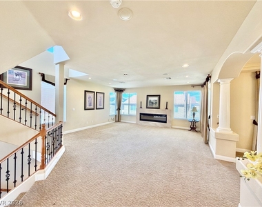 8578 Silver Coast Street - Photo Thumbnail 12