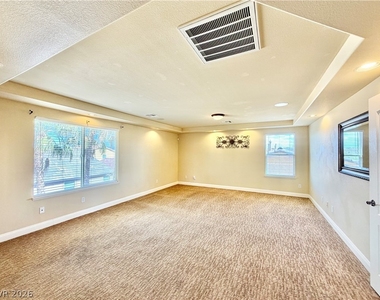 8578 Silver Coast Street - Photo Thumbnail 25