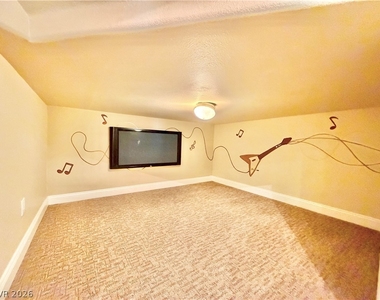 8578 Silver Coast Street - Photo Thumbnail 11
