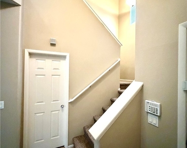 6109 Blue Luna Street - Photo Thumbnail 13