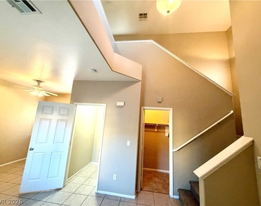 6109 Blue Luna Street - Photo Thumbnail 11