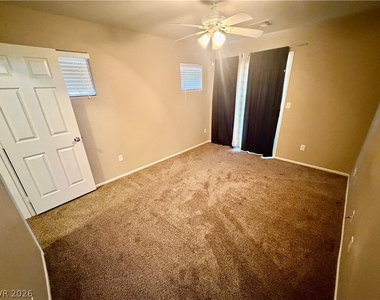 6109 Blue Luna Street - Photo Thumbnail 33