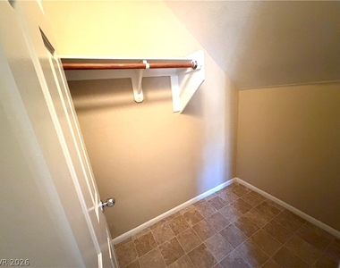 6109 Blue Luna Street - Photo Thumbnail 9