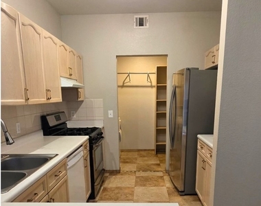 2601 Country Maple Avenue - Photo Thumbnail 4