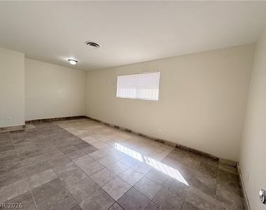 4217 Sawyer Avenue - Photo Thumbnail 23
