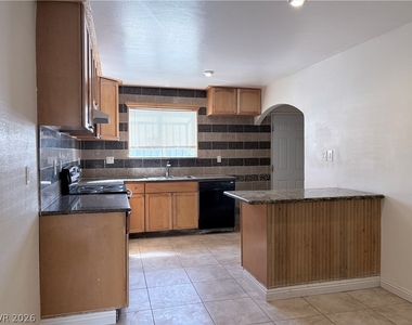 4217 Sawyer Avenue - Photo Thumbnail 3