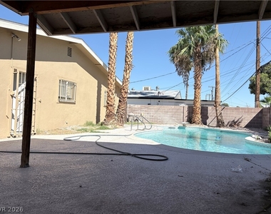4217 Sawyer Avenue - Photo Thumbnail 27