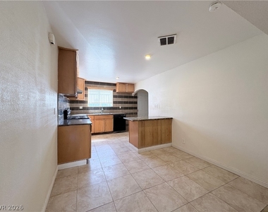 4217 Sawyer Avenue - Photo Thumbnail 5
