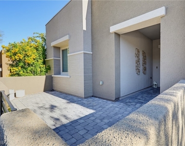 10373 Bressana Drive - Photo Thumbnail 4