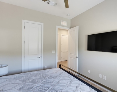 10373 Bressana Drive - Photo Thumbnail 9