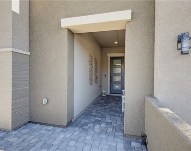 10373 Bressana Drive - Photo Thumbnail 5