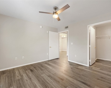 555 E Silverado Ranch Boulevard - Photo Thumbnail 17