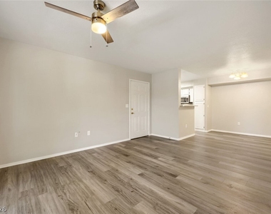 555 E Silverado Ranch Boulevard - Photo Thumbnail 6