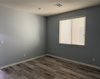 8074 Ponderosa Hill Street - Photo Thumbnail 2