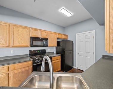 5855 Valley Drive - Photo Thumbnail 9
