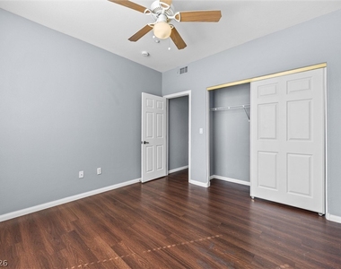 5855 Valley Drive - Photo Thumbnail 16
