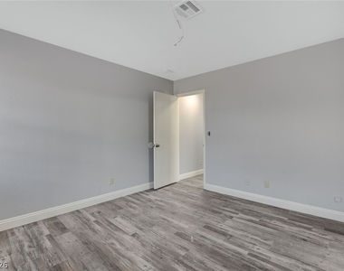 2513 Sea Venture Drive - Photo Thumbnail 32