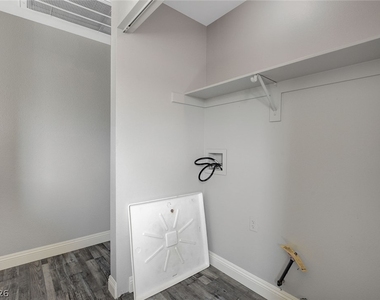 2513 Sea Venture Drive - Photo Thumbnail 24