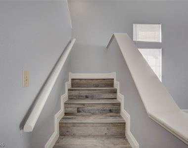 2513 Sea Venture Drive - Photo Thumbnail 16
