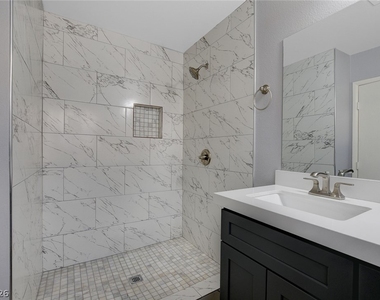 2513 Sea Venture Drive - Photo Thumbnail 22