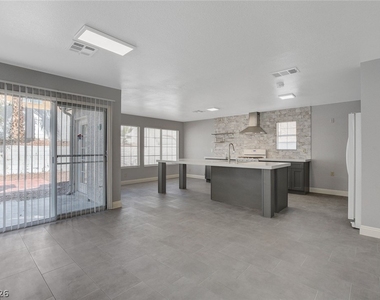 2513 Sea Venture Drive - Photo Thumbnail 7