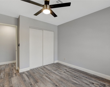 2513 Sea Venture Drive - Photo Thumbnail 26