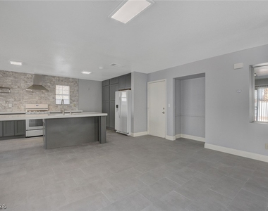 2513 Sea Venture Drive - Photo Thumbnail 10