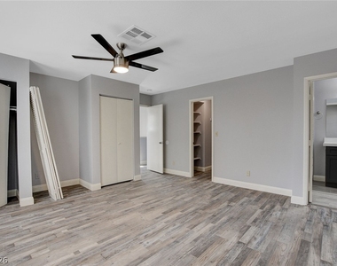 2513 Sea Venture Drive - Photo Thumbnail 19