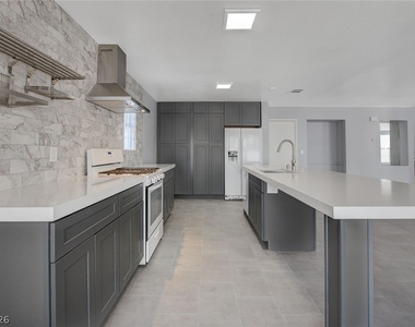 2513 Sea Venture Drive - Photo Thumbnail 13