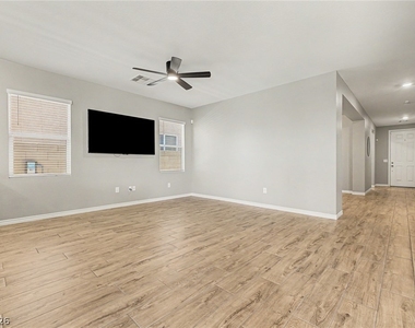 3935 Henny Avenue - Photo Thumbnail 9