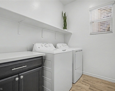 3935 Henny Avenue - Photo Thumbnail 38