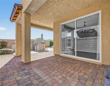 3935 Henny Avenue - Photo Thumbnail 39
