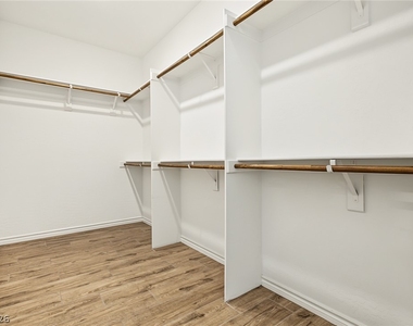3935 Henny Avenue - Photo Thumbnail 28