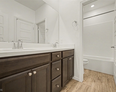 3935 Henny Avenue - Photo Thumbnail 36