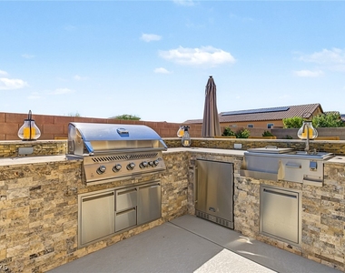 3935 Henny Avenue - Photo Thumbnail 2
