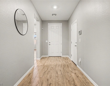 3935 Henny Avenue - Photo Thumbnail 3