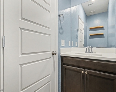 3935 Henny Avenue - Photo Thumbnail 18
