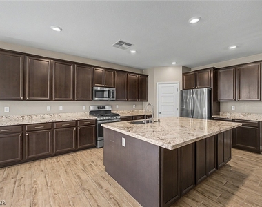 3935 Henny Avenue - Photo Thumbnail 14