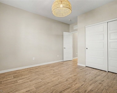 3935 Henny Avenue - Photo Thumbnail 30