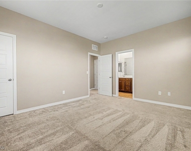 3935 Henny Avenue - Photo Thumbnail 35