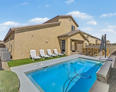 3935 Henny Avenue - Photo Thumbnail 1